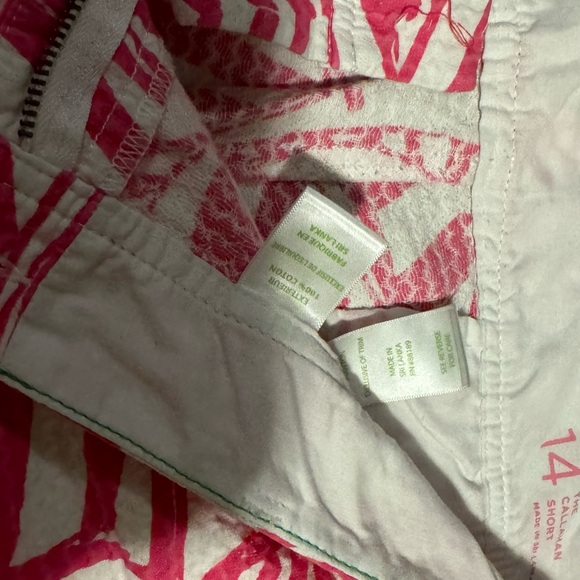 Pink and White Leaf Pattern Bedding - Picture 4 of 8